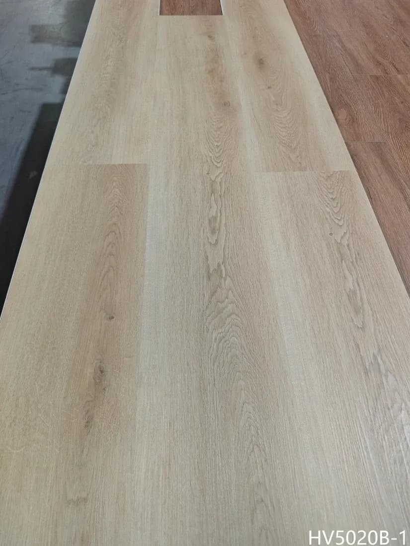 Nordic Blonde hybrid flooring colour HV5020B-1